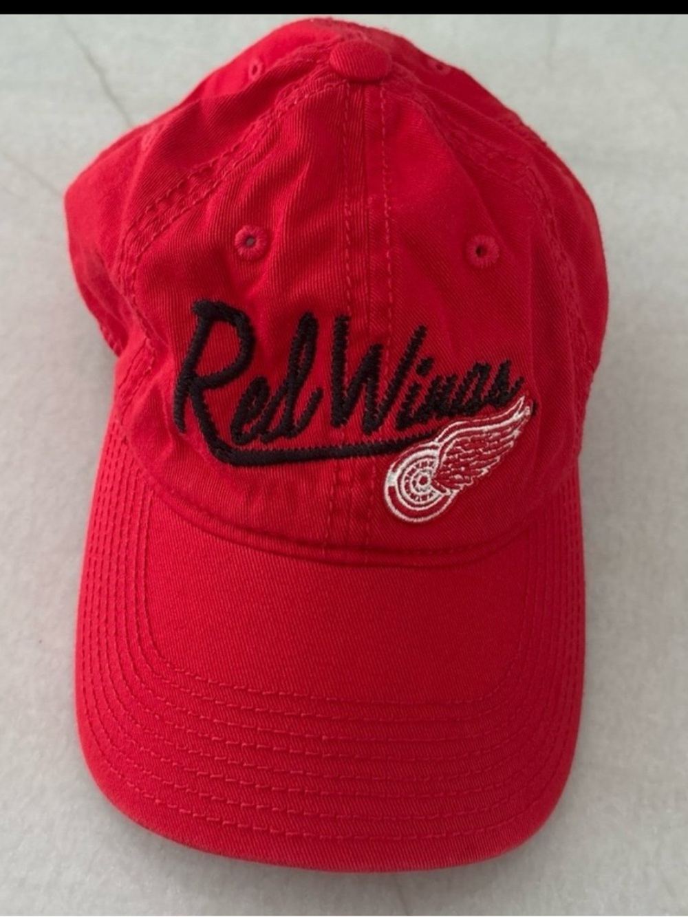 Adidas Red Detroit Red Wings Women's NHL Cap